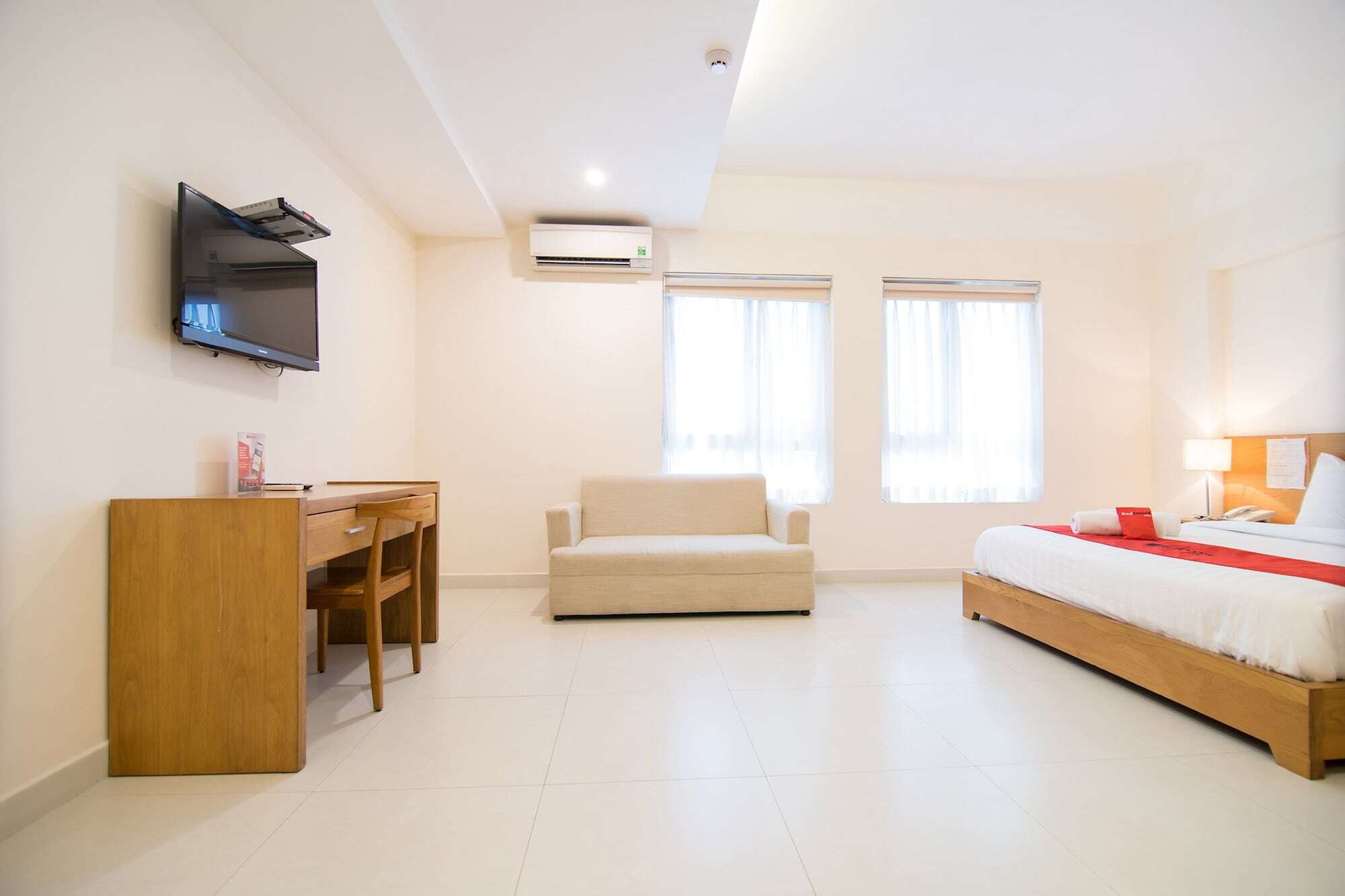 Reddoorz Plus Near Secc D7 Ho Chi Minh City Exterior photo