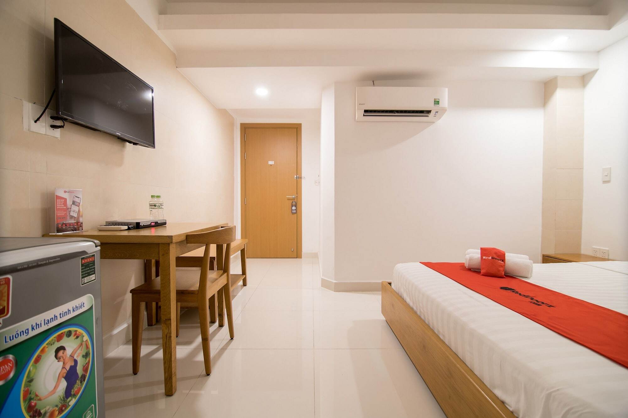 Reddoorz Plus Near Secc D7 Ho Chi Minh City Exterior photo