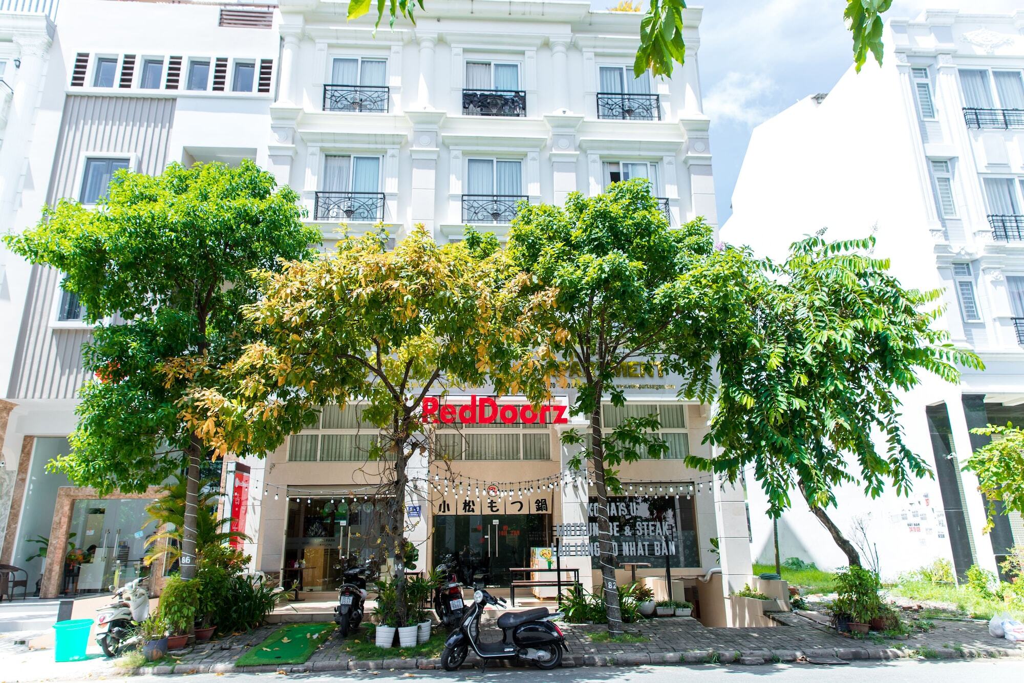Reddoorz Plus Near Secc D7 Ho Chi Minh City Exterior photo